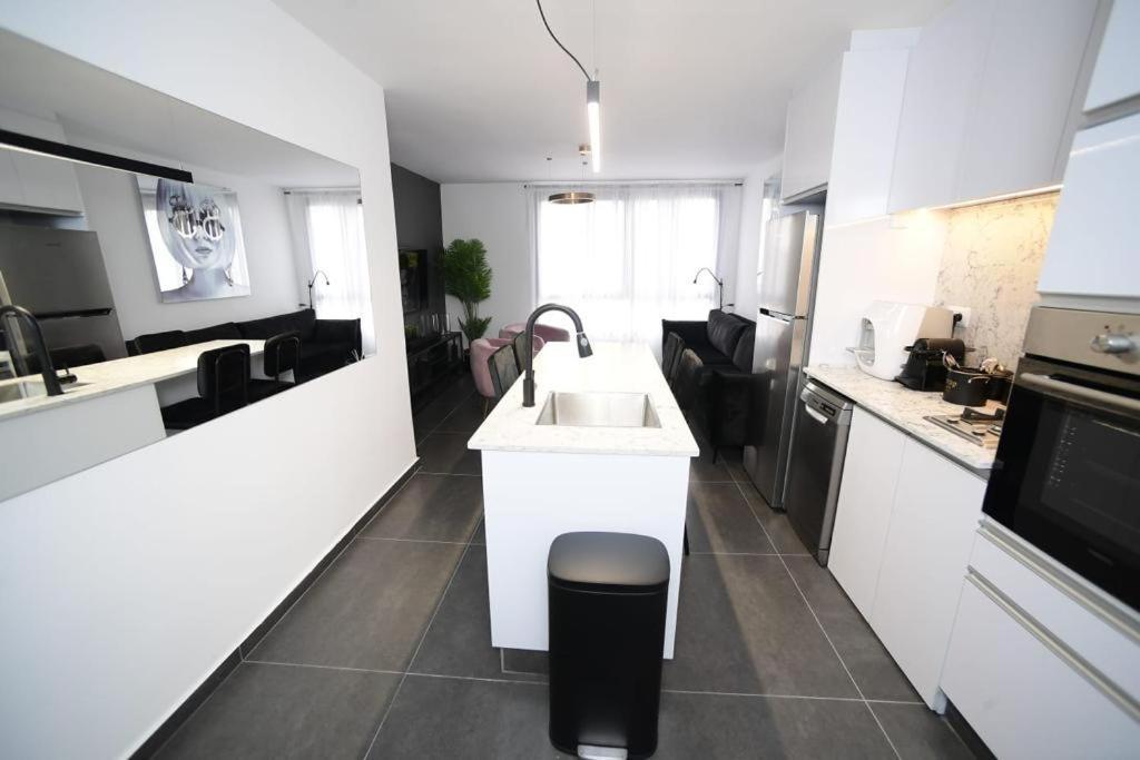 Z-32 Luxury Boutique Apartment Эйлат Экстерьер фото
